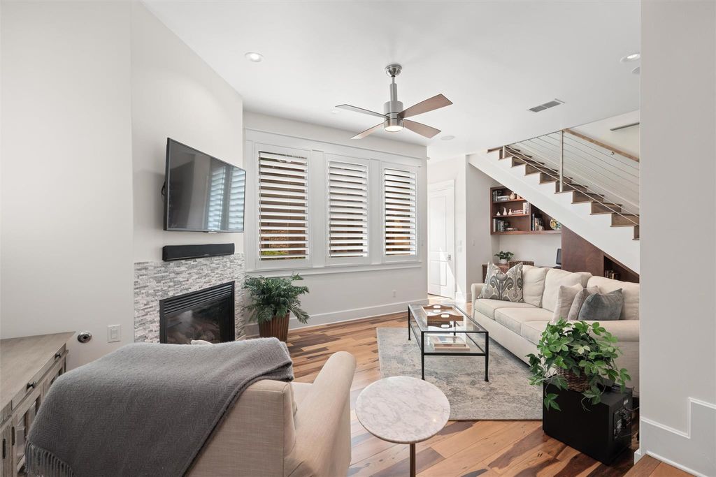 1227 Newning Ave 10, Austin, TX 78704