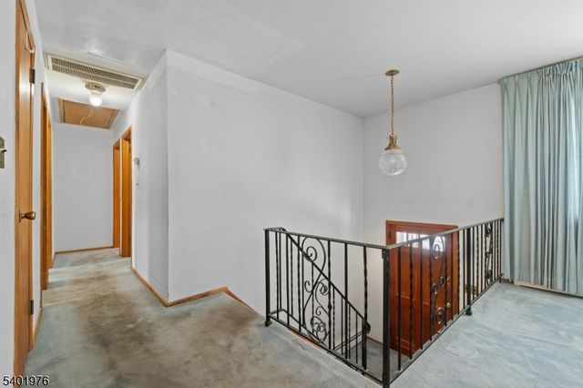 875 Rayhon Ter, Rahway City, NJ 07065