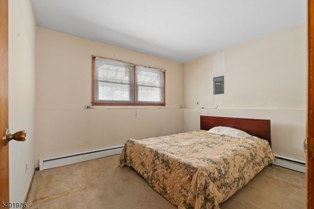 875 Rayhon Ter, Rahway City, NJ 07065