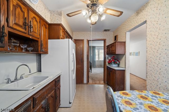 875 Rayhon Ter, Rahway City, NJ 07065