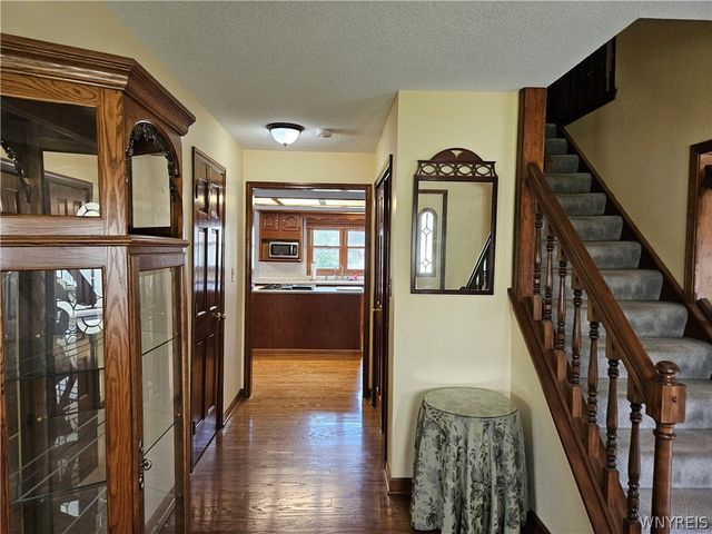 45 Cedar Ridge Drive, West Seneca, NY 14224