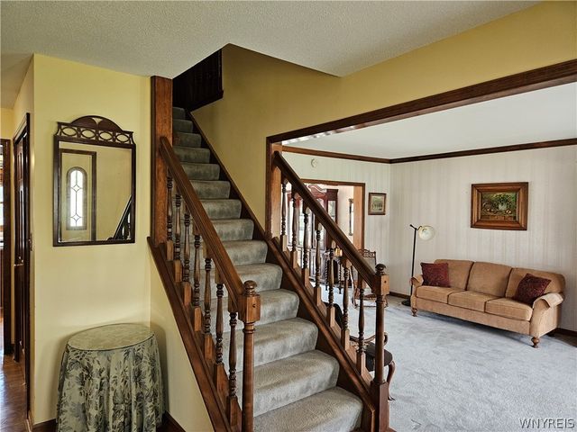45 Cedar Ridge Drive, West Seneca, NY 14224