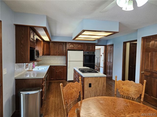 45 Cedar Ridge Drive, West Seneca, NY 14224