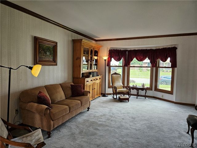 45 Cedar Ridge Drive, West Seneca, NY 14224