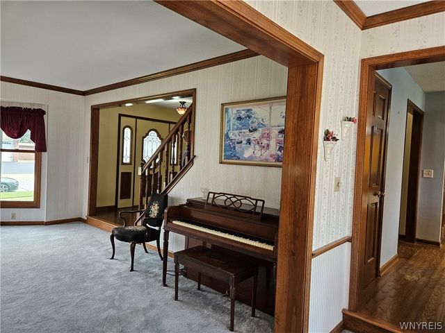45 Cedar Ridge Drive, West Seneca, NY 14224