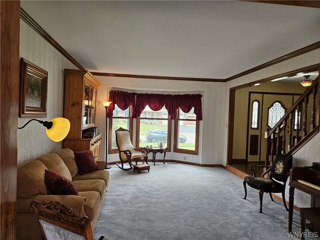 45 Cedar Ridge Drive, West Seneca, NY 14224