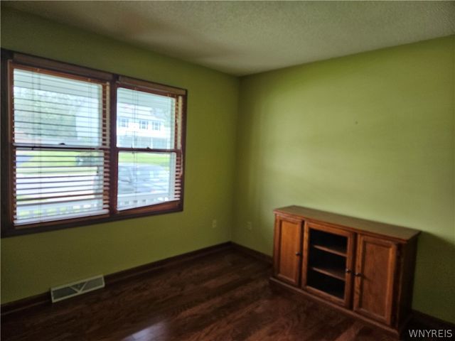 45 Cedar Ridge Drive, West Seneca, NY 14224