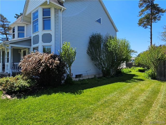 45 Cedar Ridge Drive, West Seneca, NY 14224