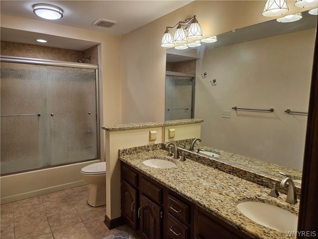 45 Cedar Ridge Drive, West Seneca, NY 14224