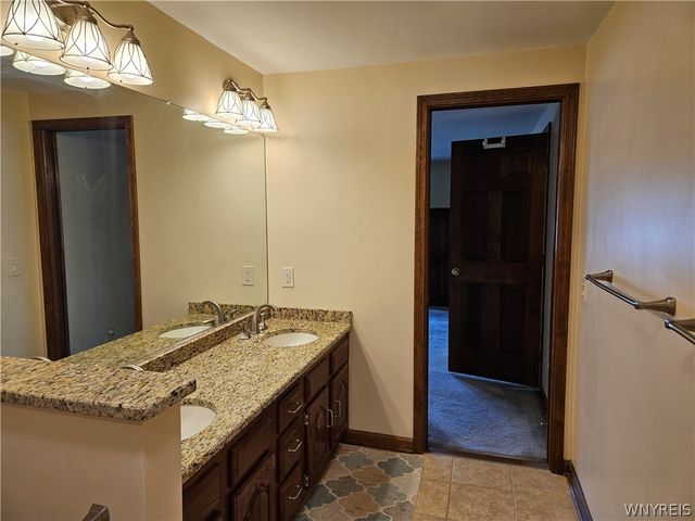 45 Cedar Ridge Drive, West Seneca, NY 14224