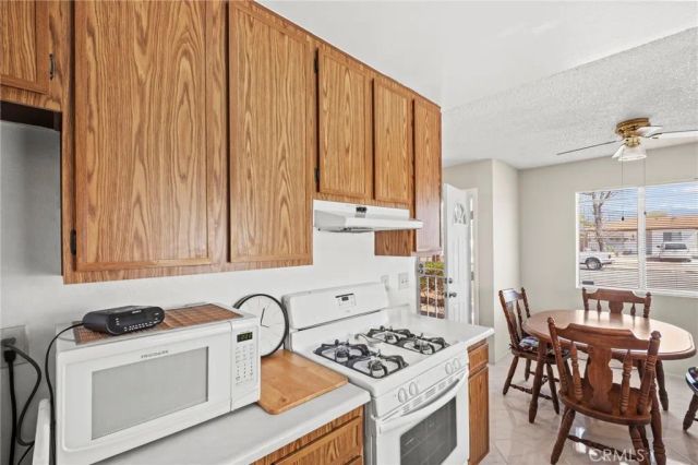 579 Corona, Hemet, CA 92545