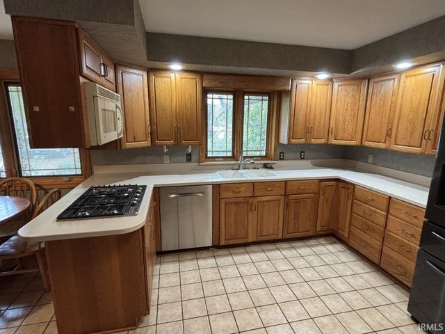 2701 W Petty Road, Muncie, IN 47304