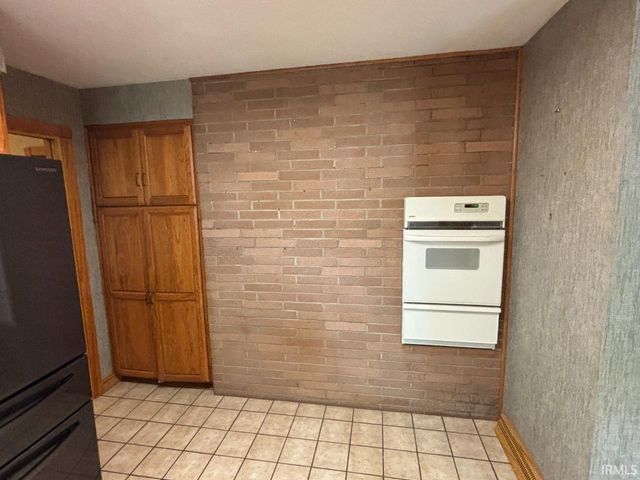 2701 W Petty Road, Muncie, IN 47304