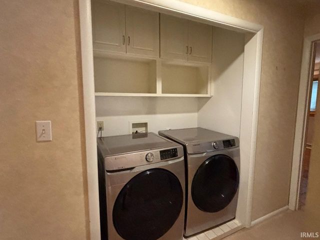 2701 W Petty Road, Muncie, IN 47304