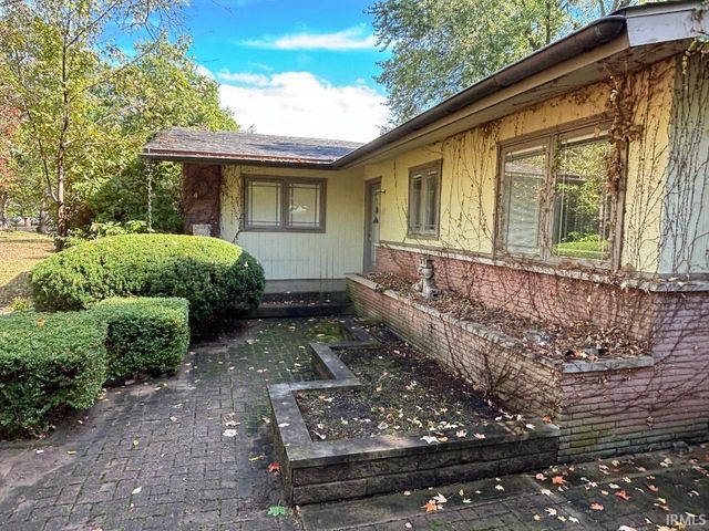 2701 W Petty Road, Muncie, IN 47304