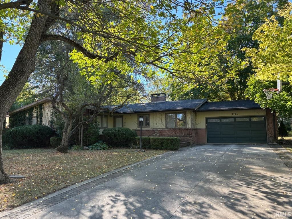 2701 W Petty Road, Muncie, IN 47304