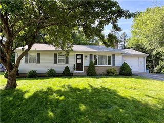 65 Bayberry Lane, East Greenwich, RI 02818