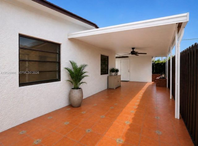 9310 SW 43rd St, Miami, FL 33165
