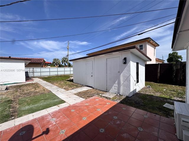 9310 SW 43rd St, Miami, FL 33165