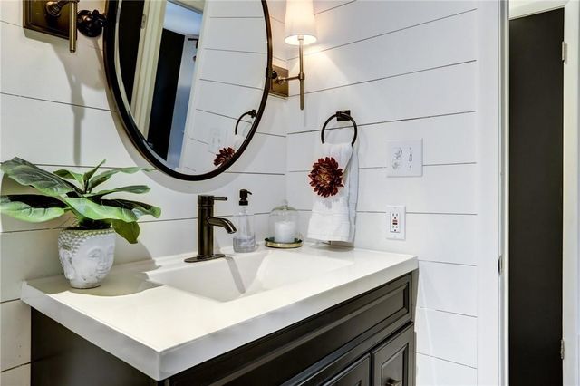 8210 Bent Tree RD 136, Austin, TX 78759