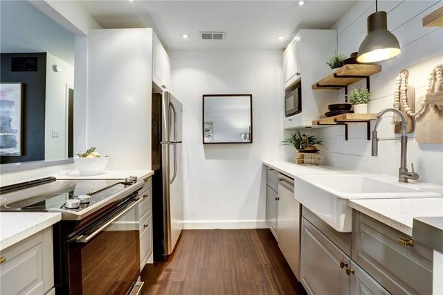 8210 Bent Tree RD 136, Austin, TX 78759