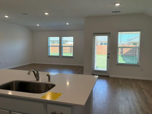 1828 Marlin Spike DR, Leander, TX 78641