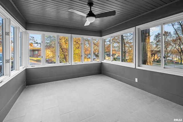 204 GREENWOOD Avenue, Bettendorf, IA 52722