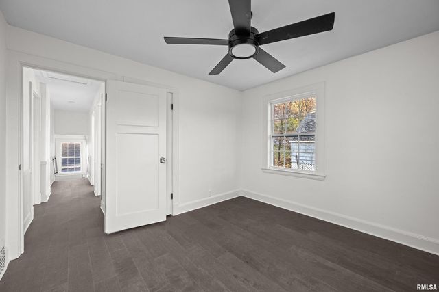 204 GREENWOOD Avenue, Bettendorf, IA 52722