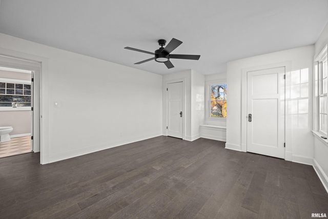 204 GREENWOOD Avenue, Bettendorf, IA 52722