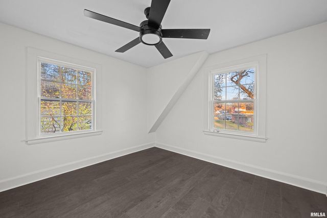 204 GREENWOOD Avenue, Bettendorf, IA 52722