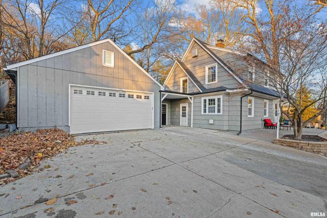 204 GREENWOOD Avenue, Bettendorf, IA 52722