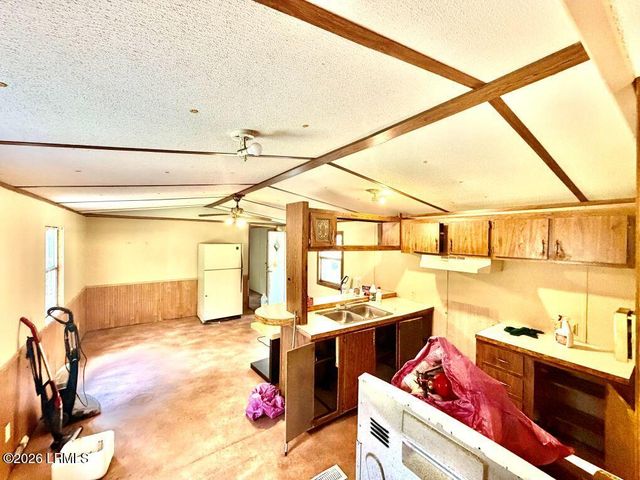 179 Song Bird Drive, Round O, SC 29474