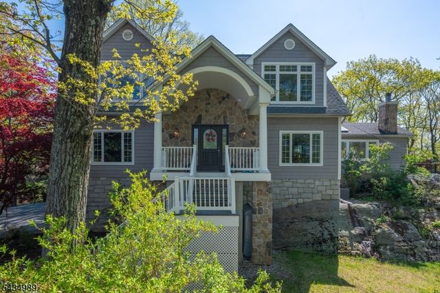 43 Brush Hill Rd, Kinnelon Boro, NJ 07405