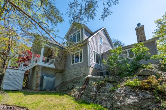 43 Brush Hill Rd, Kinnelon Boro, NJ 07405