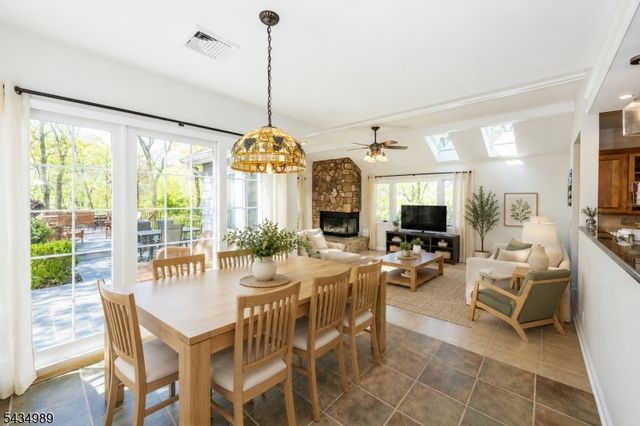 43 Brush Hill Rd, Kinnelon Boro, NJ 07405