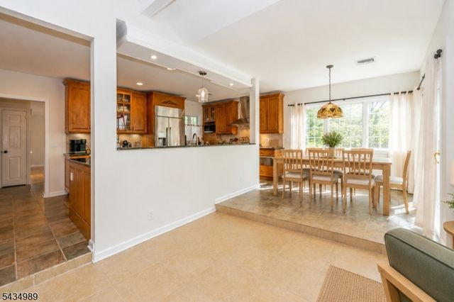 43 Brush Hill Rd, Kinnelon Boro, NJ 07405
