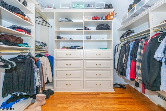 43 Brush Hill Rd, Kinnelon Boro, NJ 07405