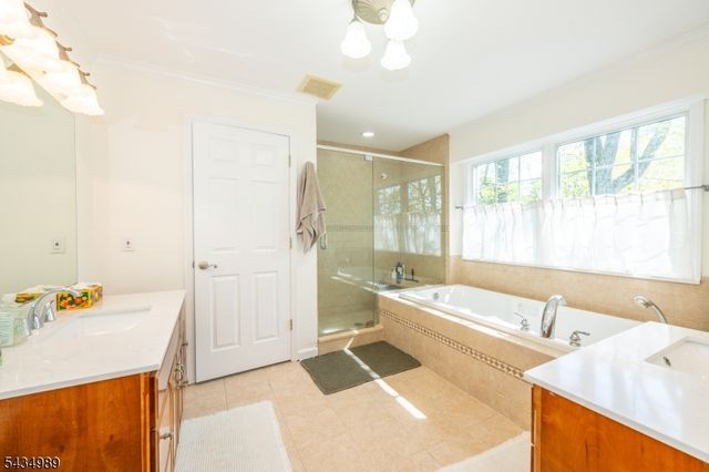 43 Brush Hill Rd, Kinnelon Boro, NJ 07405