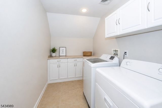 43 Brush Hill Rd, Kinnelon Boro, NJ 07405