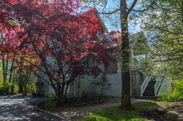 43 Brush Hill Rd, Kinnelon Boro, NJ 07405