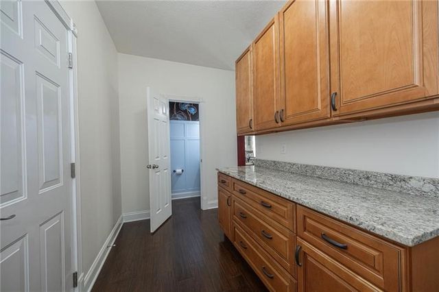 438 White Pine Ln, Economy, PA 15005