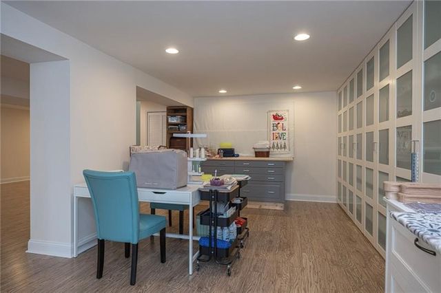 438 White Pine Ln, Economy, PA 15005