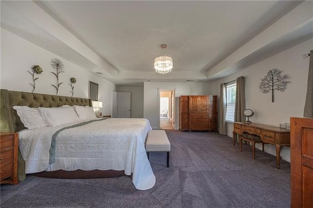 438 White Pine Ln, Economy, PA 15005