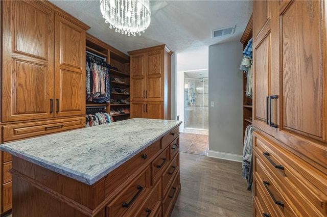 438 White Pine Ln, Economy, PA 15005