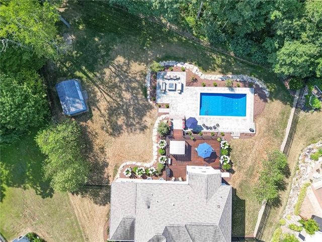 438 White Pine Ln, Economy, PA 15005