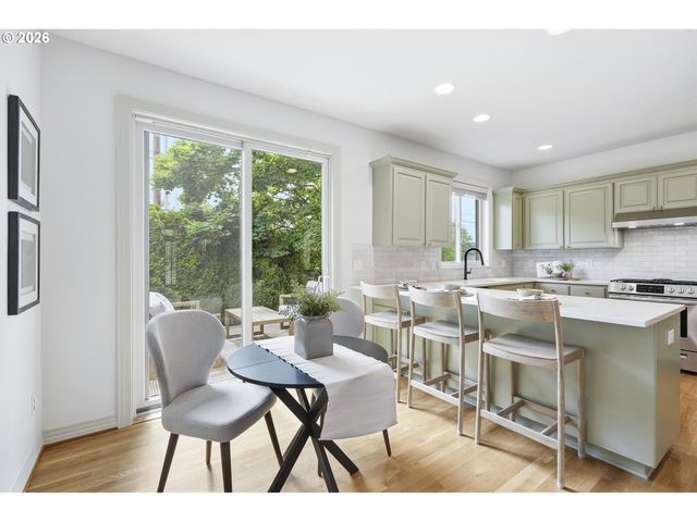 11020 Nw CRYSTAL CREEK Ln, Portland, OR 97229