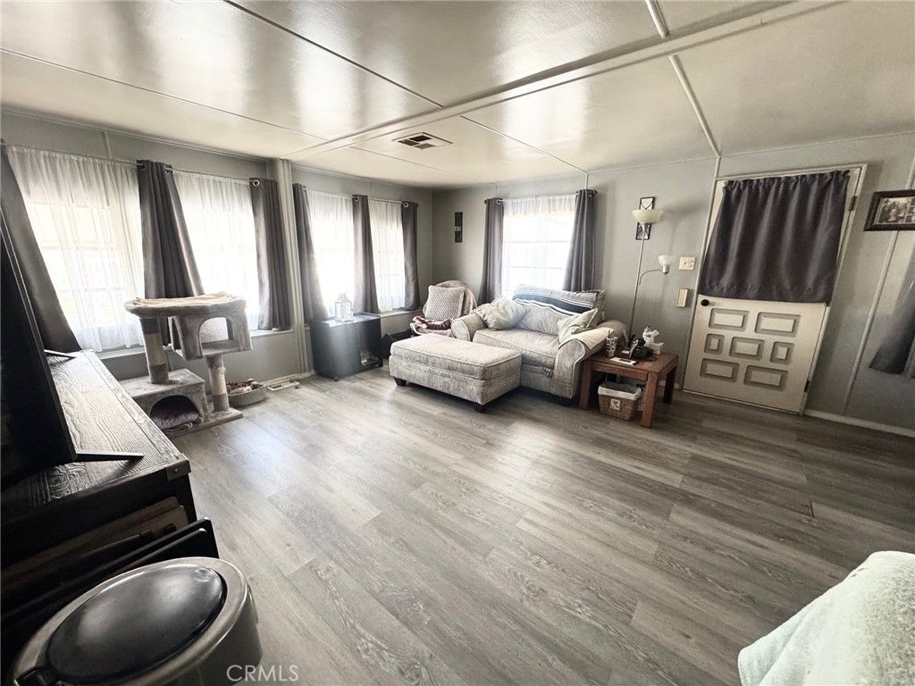 Image 6 of property listing at 1630 W Covina 99, San Dimas, CA 91773