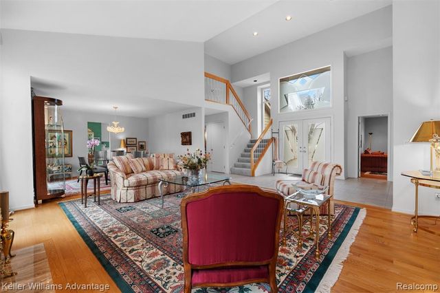 4974 Countryside Drive, West Bloomfield, MI 48323