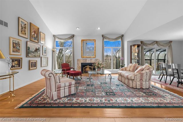 4974 Countryside Drive, West Bloomfield, MI 48323