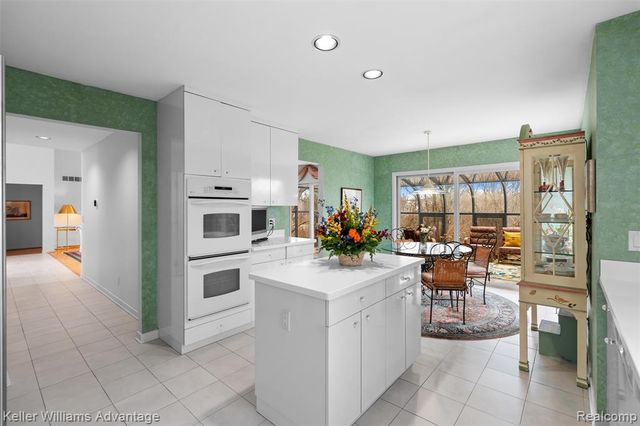 4974 Countryside Drive, West Bloomfield, MI 48323